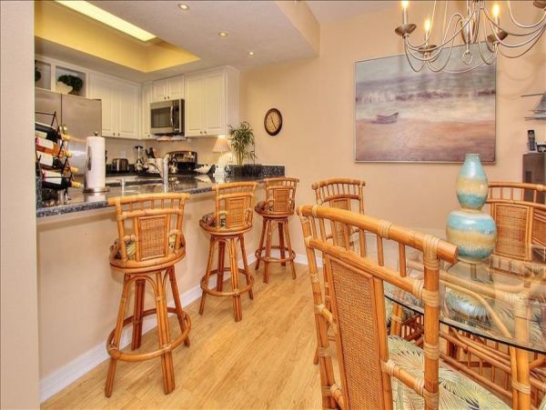 1 Bedroom Condo with Gulfview balcony & beachfront heated pool & spa