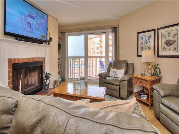 1 Bedroom Condo with Gulfview balcony & beachfront heated pool & spa