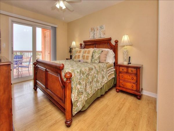 1 Bedroom Condo with Gulfview balcony & beachfront heated pool & spa