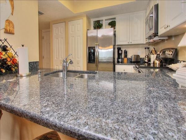 1 Bedroom Condo with Gulfview balcony & beachfront heated pool & spa