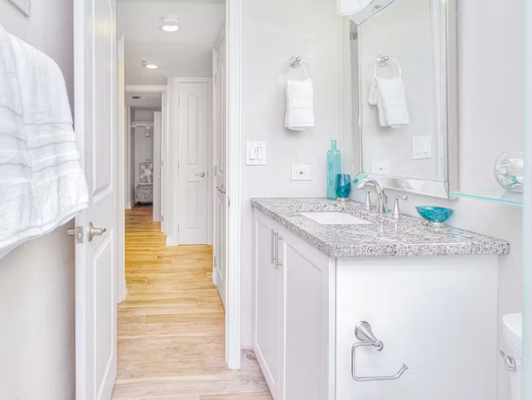 Indian Shores Vacation Condo 3 Bedroom, Beach Access & Pool