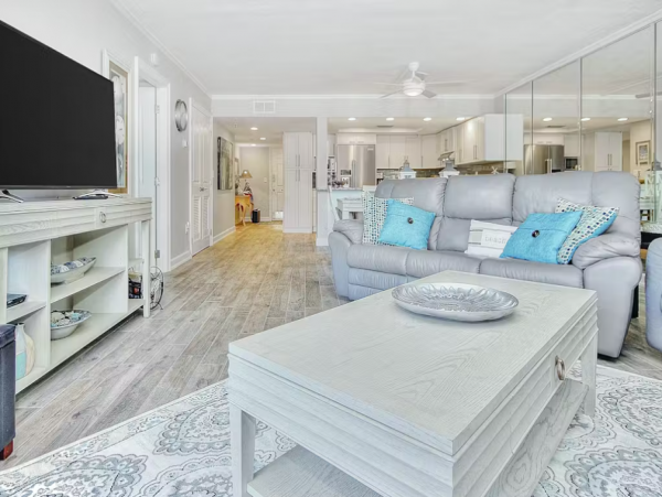 Indian Shores Vacation Condo 3 Bedroom, Beach Access & Pool