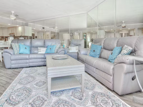 Indian Shores Vacation Condo 3 Bedroom, Beach Access & Pool