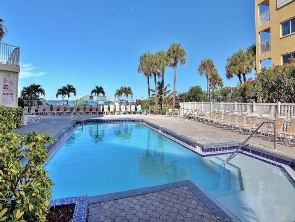 BEACHFRONT 2 BEDROOM CONDO WITH FULL GULF VIEW!