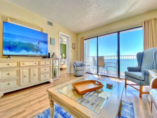 BEACHFRONT 2 BEDROOM CONDO WITH FULL GULF VIEW!