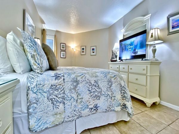 BEACHFRONT 2 BEDROOM CONDO WITH FULL GULF VIEW!