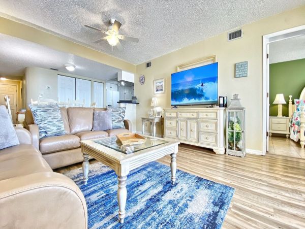 BEACHFRONT 2 BEDROOM CONDO WITH FULL GULF VIEW!