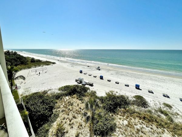 BEACHFRONT 2 BEDROOM CONDO WITH FULL GULF VIEW!