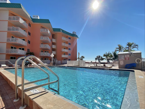 Beachfront Vacation Condo Pool Great Amenities Indian Shores