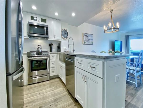 Beachfront condo with brilliant views