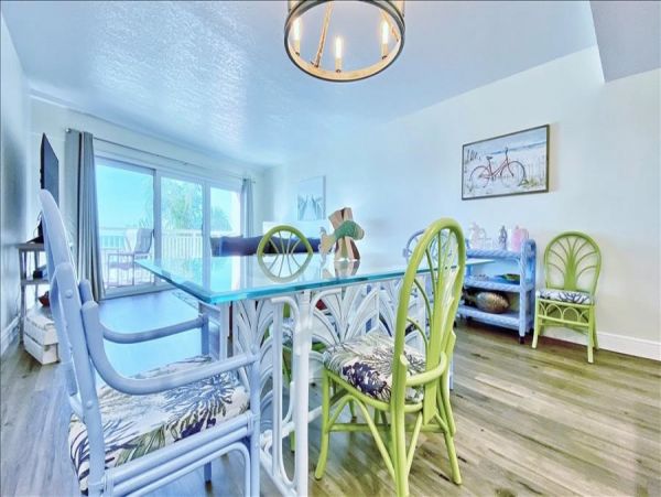 Beachfront condo with brilliant views