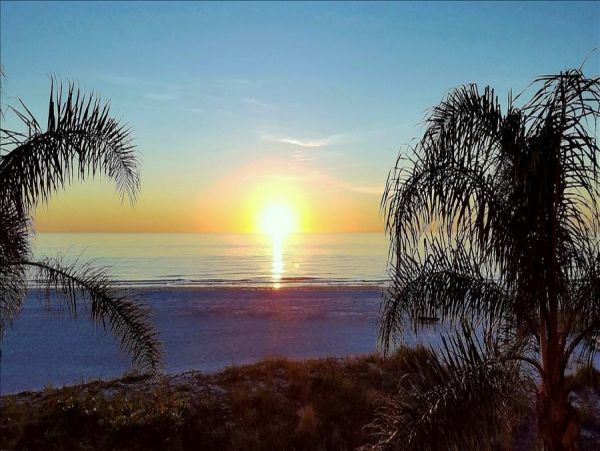 Beachfront condo with brilliant views