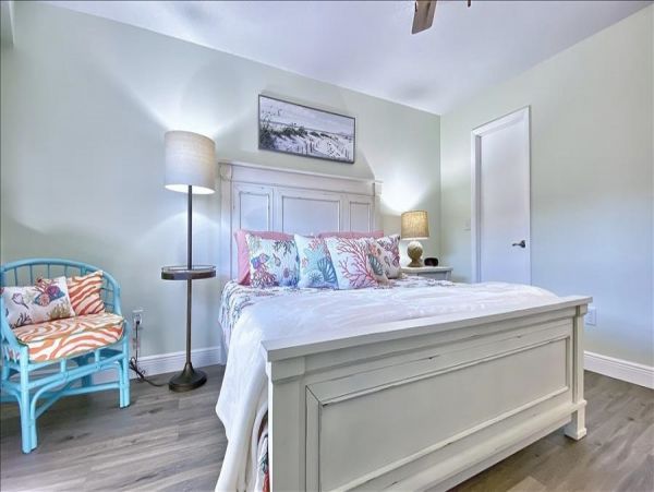 Beachfront condo with brilliant views