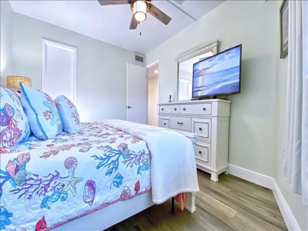 Beachfront condo with brilliant views