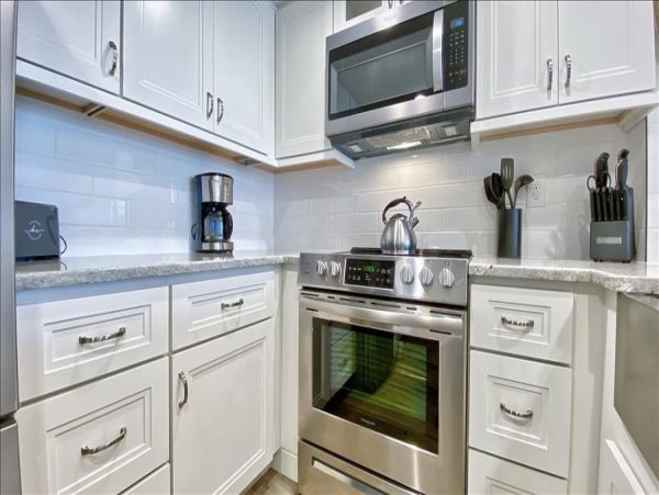Beachfront condo with brilliant views