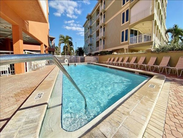Beachfront condo with brilliant views