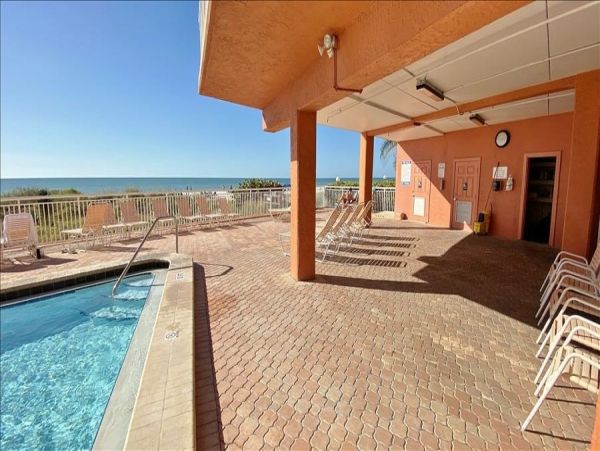 Beachfront condo with brilliant views