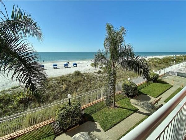 Beachfront condo with brilliant views