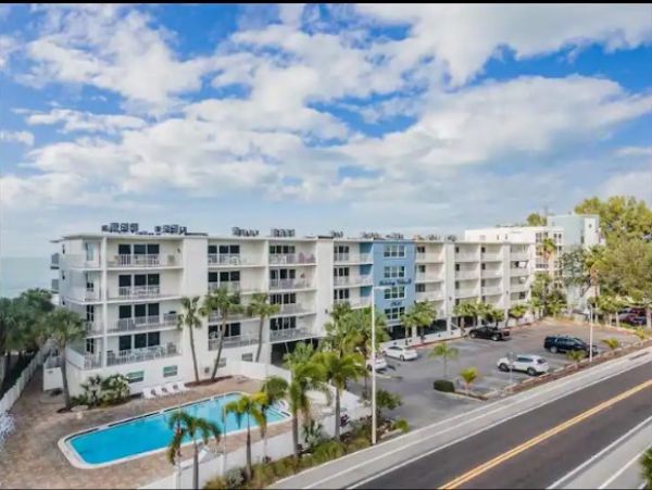 Indian Shores Beachfront Vacation Rental - Gulf Coast Condo