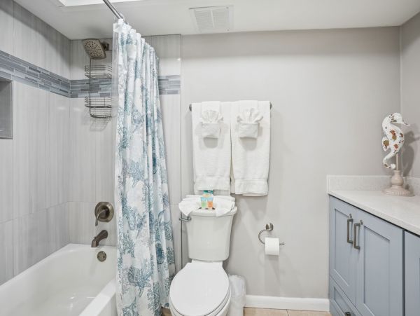 Indian Shores Beachfront Vacation Rental - Gulf Coast Condo