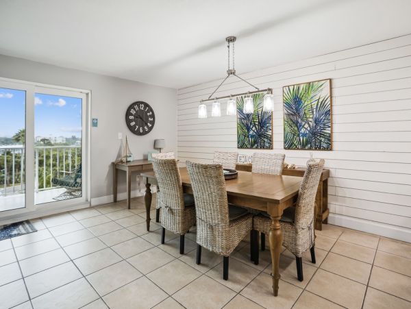 Indian Shores Beachfront Vacation Rental - Gulf Coast Condo