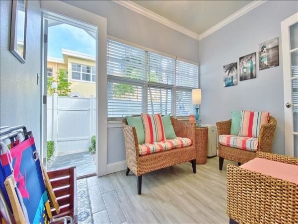 Upscale 1st floor condo with private entrance , patio, pool, washer, dryer & A/C