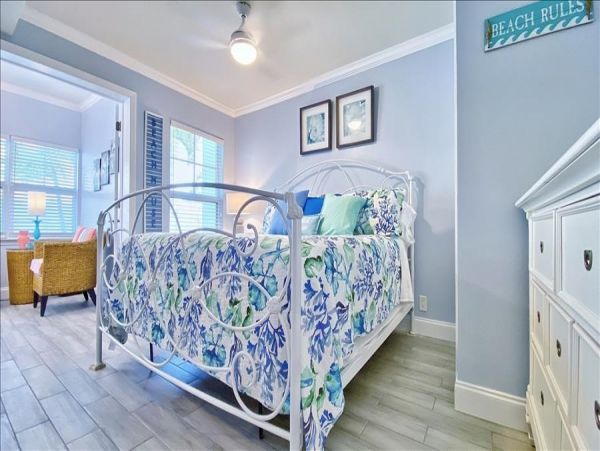 Upscale 1st floor condo with private entrance , patio, pool, washer, dryer & A/C