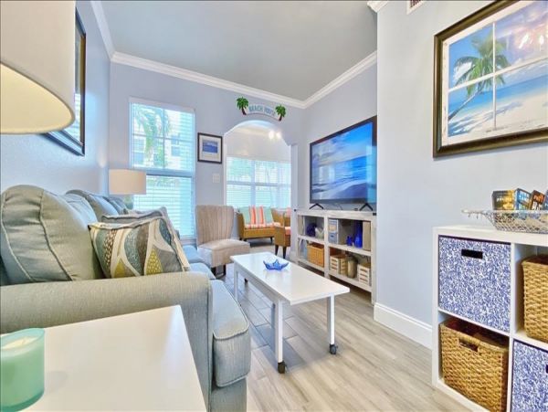 Upscale 1st floor condo with private entrance , patio, pool, washer, dryer & A/C