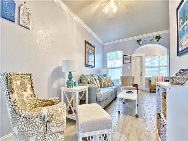 Upscale 1st floor condo with private entrance , patio, pool, washer, dryer & A/C