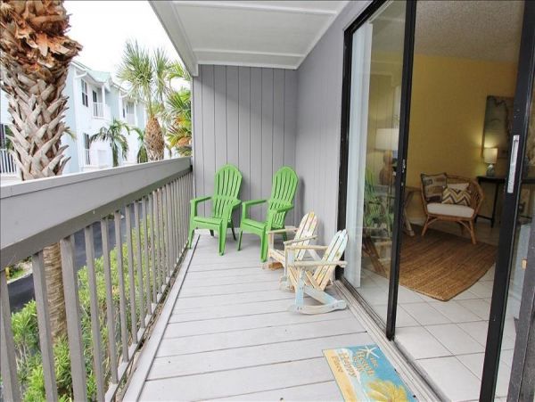 2 Bedroom Vacation Condo in Indian Shores Close to Beach