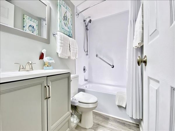 Indian Shores Beachfront Vacation Rental 3-Bedroom Florida Gulf Coast Condo