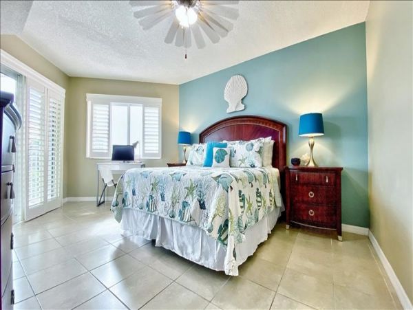 Beach Lovely Awaits your Arrivel