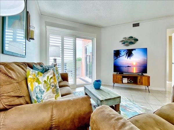 Beach Lovely Awaits your Arrivel