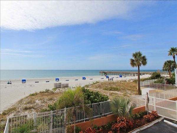 Beach Lovely Awaits your Arrivel