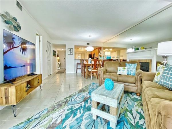 Beach Lovely Awaits your Arrivel
