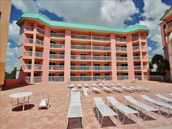 Beach Lovely Awaits your Arrivel