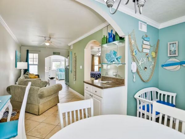 One Bedroom Vacation Condo in Indian Shores Steps from Beach