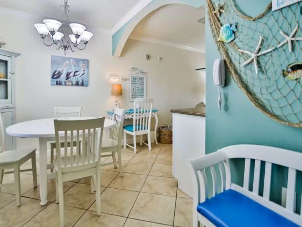 One Bedroom Vacation Condo in Indian Shores Steps from Beach