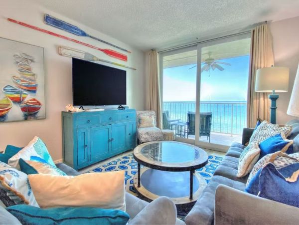 Charming Beachfront Vacation Rental With Three Bedrooms
