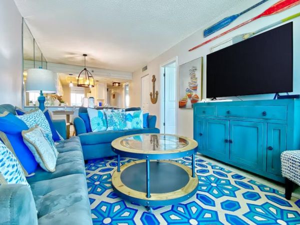 Charming Beachfront Vacation Rental With Three Bedrooms