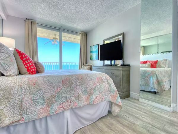 Charming Beachfront Vacation Rental With Three Bedrooms