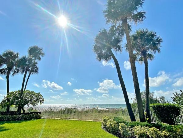 Charming Beachfront Vacation Rental With Three Bedrooms