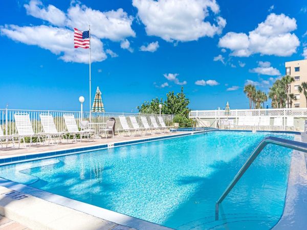 Charming Beachfront Vacation Rental With Three Bedrooms