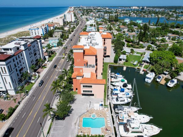 Walk to Beach Madeira Vacation Condo Two Bedroom