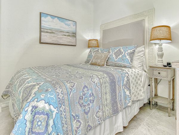 Walk to Beach Madeira Vacation Condo Two Bedroom