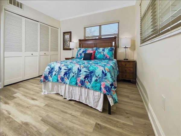 Madeira Beach Penthouse Four Bedroom Sleeps 12