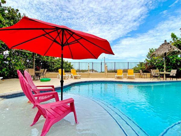 Madeira Beach Penthouse Four Bedroom Sleeps 12