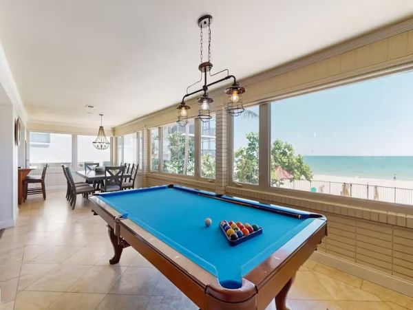 Madeira Beach Penthouse Four Bedroom Sleeps 12
