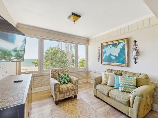 Madeira Beach Penthouse Four Bedroom Sleeps 12