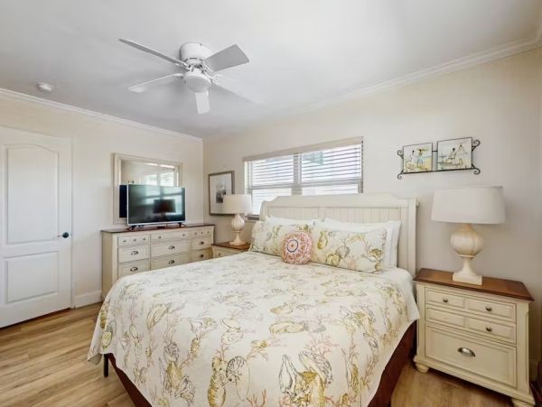Madeira Beach Penthouse Four Bedroom Sleeps 12